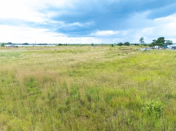 Commercial & Industrial Land