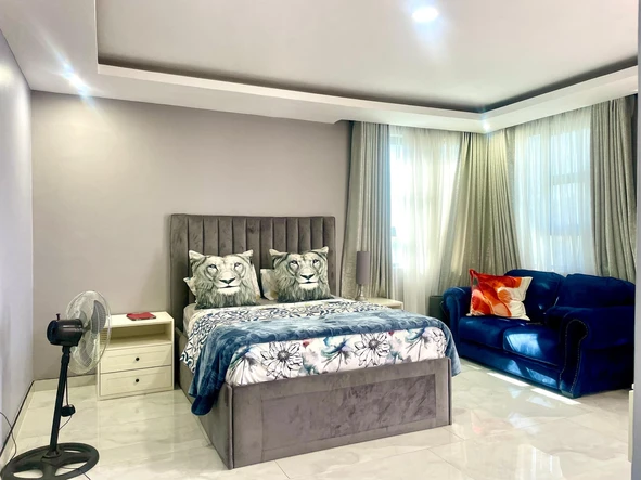 6 Bedroom House