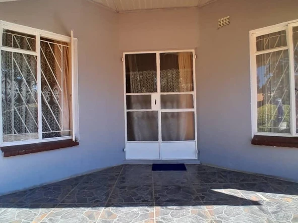 4 Bedroom Flat & Apartment