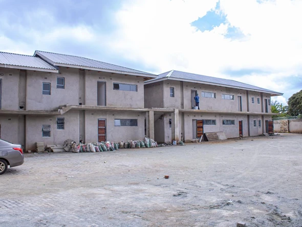 2 Bedroom Flat & Apartment