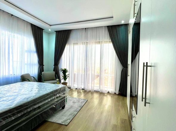 3 Bedroom Garden Flat