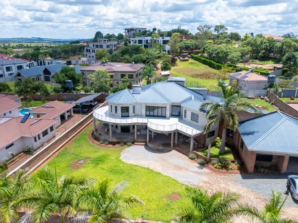 6 Bedroom House