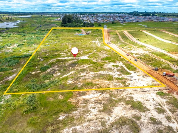 Commercial & Industrial Land