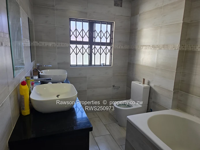 Spacious 4-Bed Home in FIDELITY LIFE PARK — Gated, Open-Plan Living & Modern Kitchen