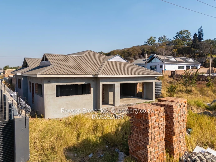 Cold Comfort house in a gated community for sale (Sole Mandate)