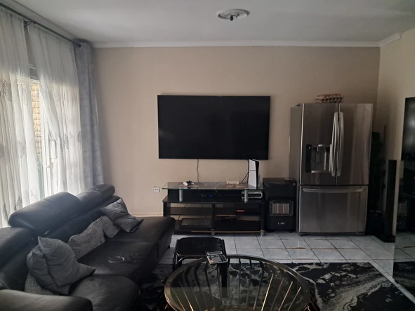 2 Bedroom Garden Flat