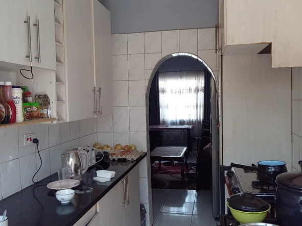 2 Bedroom Flat & Apartment
