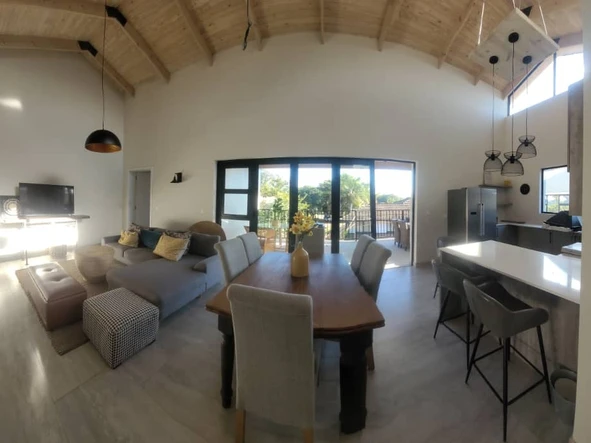 3 Bedroom Flat & Apartment