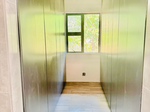 4 Bedroom Flat & Apartment