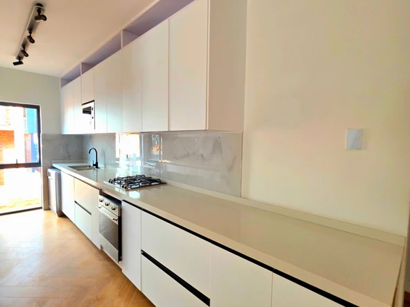 3 Bedroom Flat & Apartment