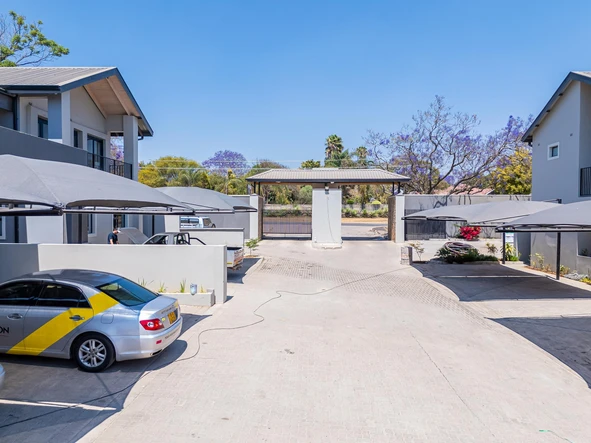 3 Bedroom Flat & Apartment