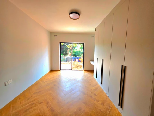 3 Bedroom Flat & Apartment