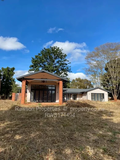 Quinington, Helensvale Family Home in a Secure Complex