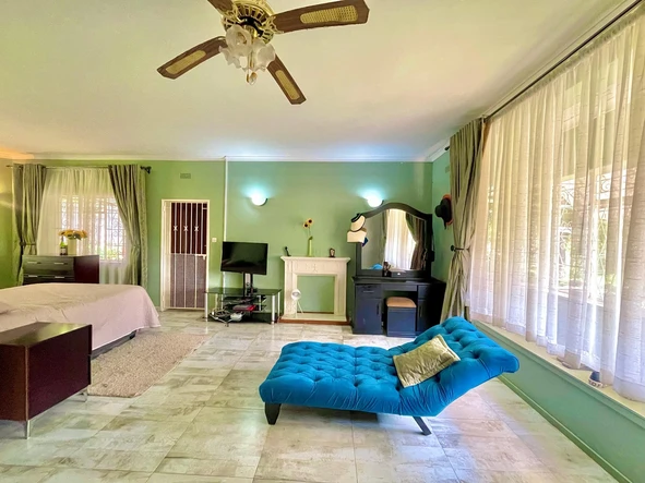 5 Bedroom House