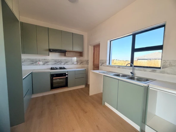 3 Bedroom Flat & Apartment
