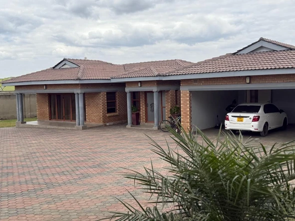 5 Bedroom House