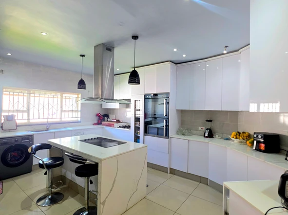 5 Bedroom House