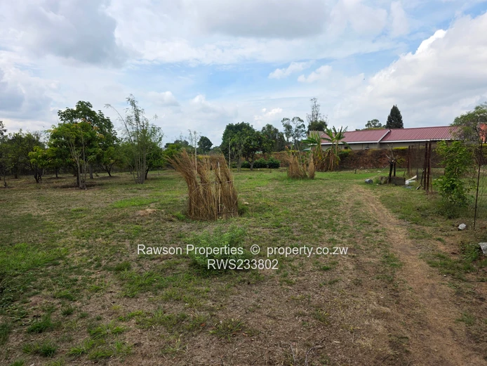 Opportunity to build your dream home. (Sole Mandate)