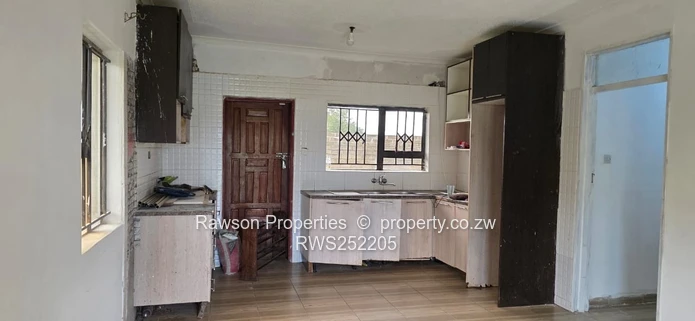 Superb opportunity in Sandton Park  (Sole Mandate)