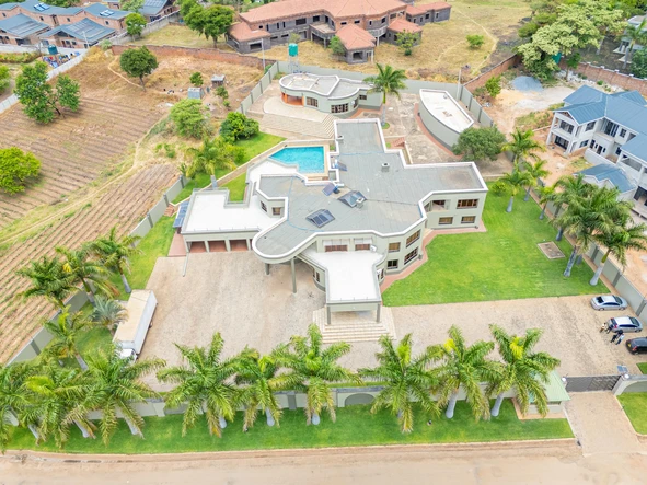 6 Bedroom House