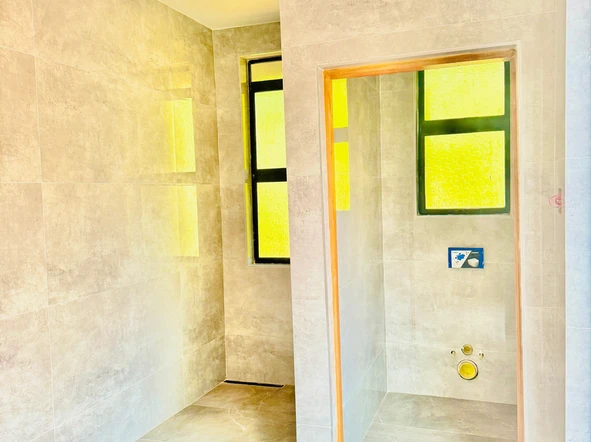 4 Bedroom Flat & Apartment