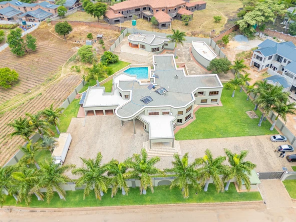 6 Bedroom House