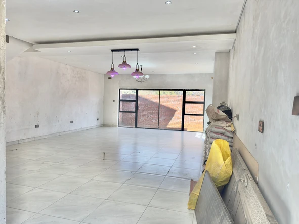 3 Bedroom Flat & Apartment