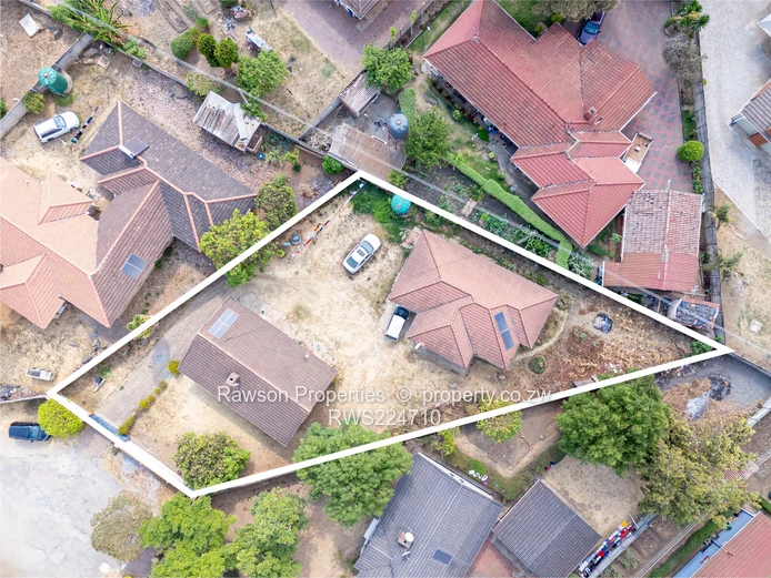 Bluffhill 2 houses on the same yard for sale (Sole Mandate)