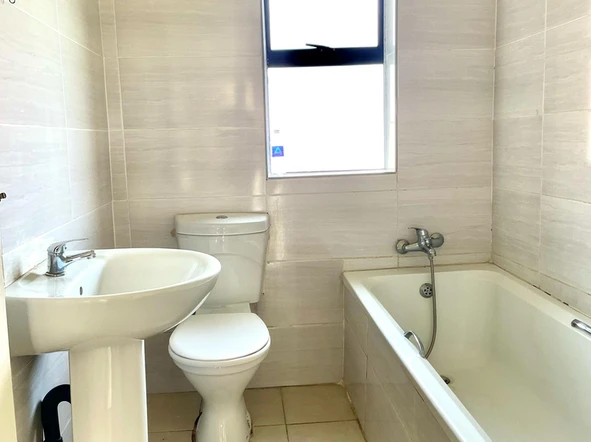 3 Bedroom Flat & Apartment