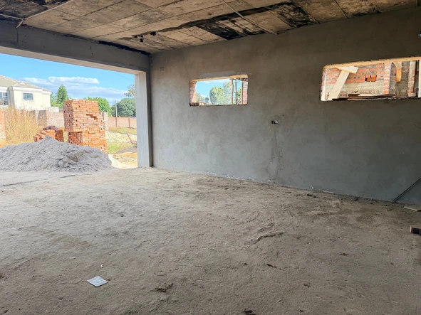 4 Bedroom Flat & Apartment