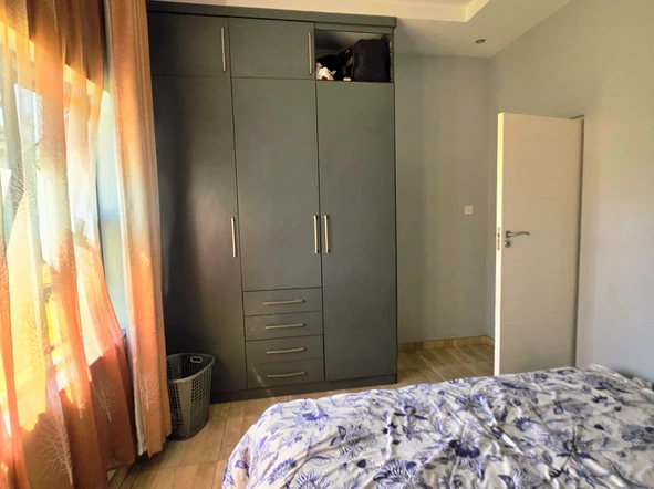 6 Bedroom House