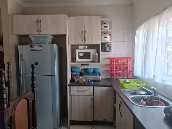 3 Bedroom Flat & Apartment