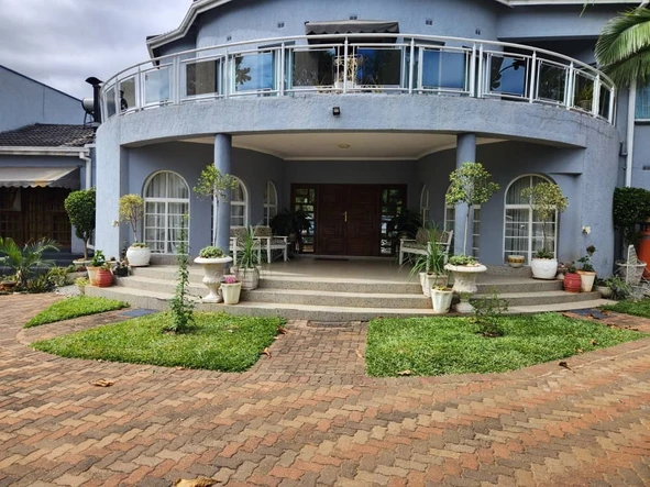 5 Bedroom House