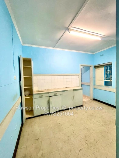 Marlborough: 4-Bed on 7,318 m² — Redevelopment Opportunity