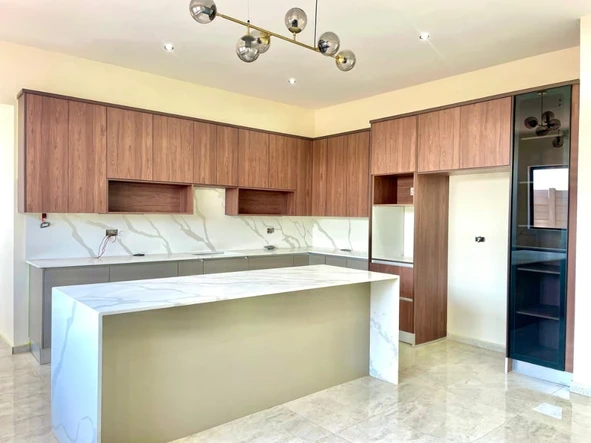 5 Bedroom House