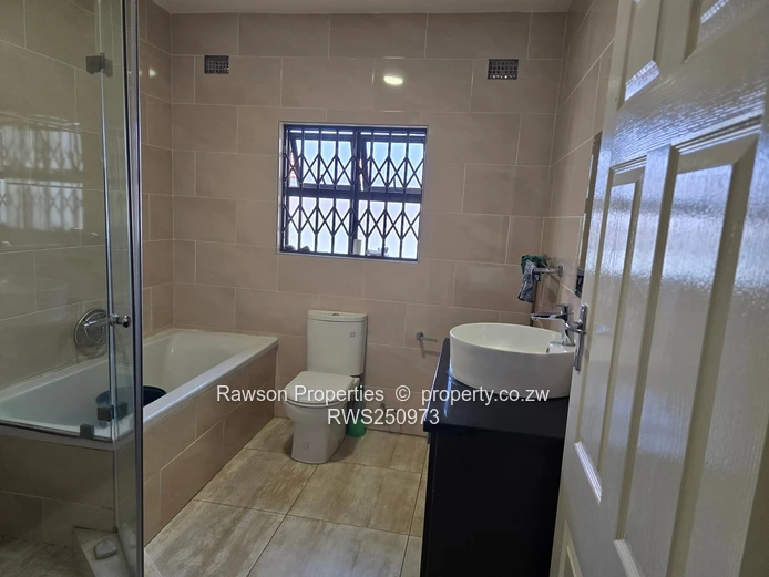 Spacious 4-Bed Home in FIDELITY LIFE PARK — Gated, Open-Plan Living & Modern Kitchen