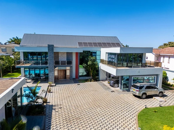 6 Bedroom House