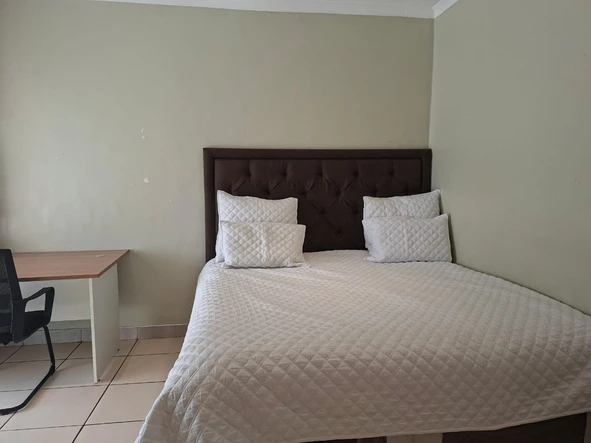 4 Bedroom Flat & Apartment