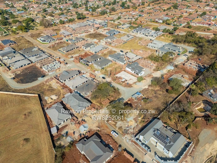 Cold Comfort house in a gated community for sale (Sole Mandate)