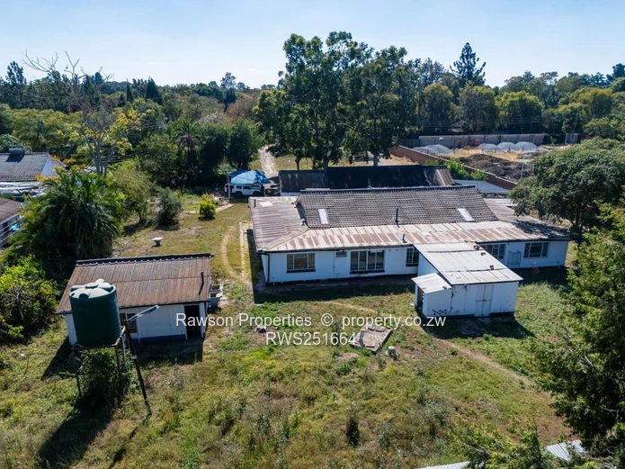 Marlborough: 4-Bed on 7,318 m² — Redevelopment Opportunity