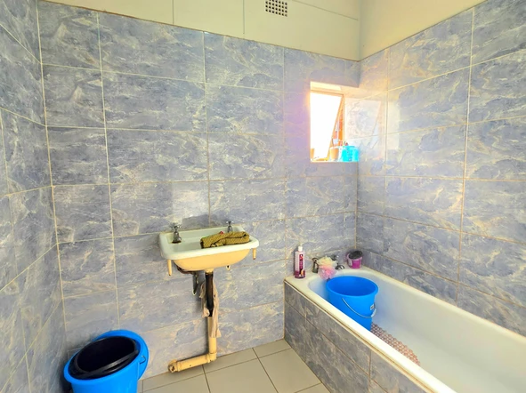 3 Bedroom Flat & Apartment