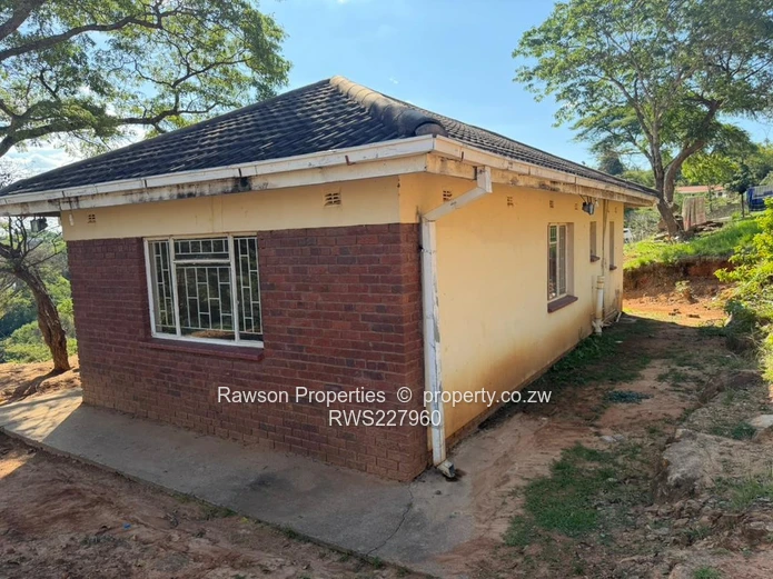 Helensvale stand with a cottage  (Sole Mandate)