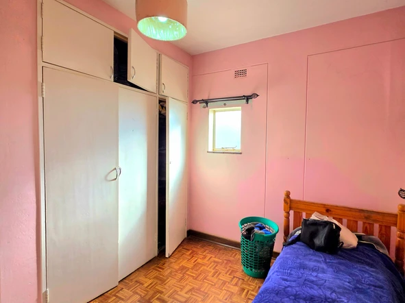 3 Bedroom Flat & Apartment