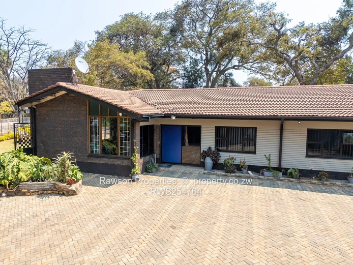 Prime Hillside Commercial Gem – Space, Location & Potential All In One
