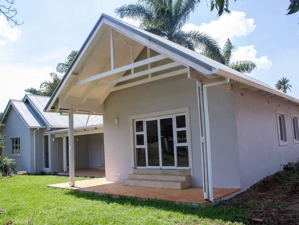 3 Bedroom Flat & Apartment