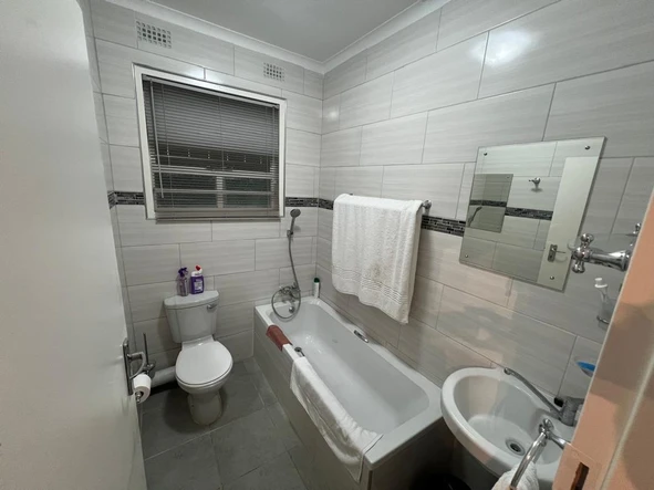 3 Bedroom Flat & Apartment