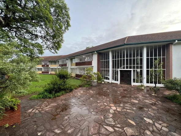 3 Bedroom Flat & Apartment