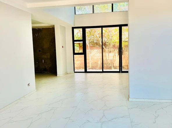 4 Bedroom Flat & Apartment