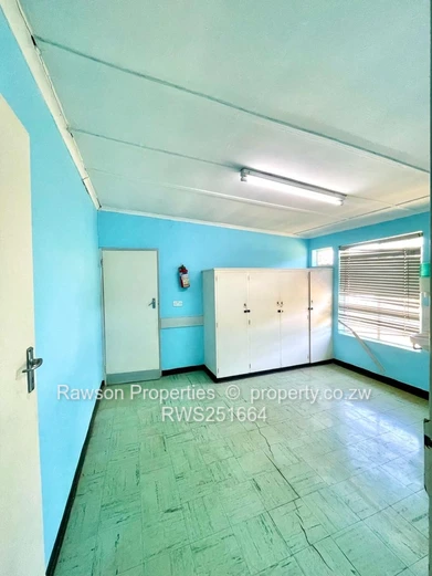 Marlborough: 4-Bed on 7,318 m² — Redevelopment Opportunity