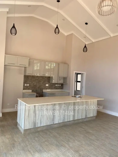 Quinington, Helensvale Family Home in a Secure Complex